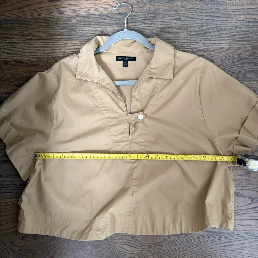 Banana Republic Classic Tan oversized  Women's Top size XL. EUC. No flaws. - Picture 6 of 7